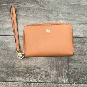 Tory Burch Tan Wristlet Wallet Great Condition